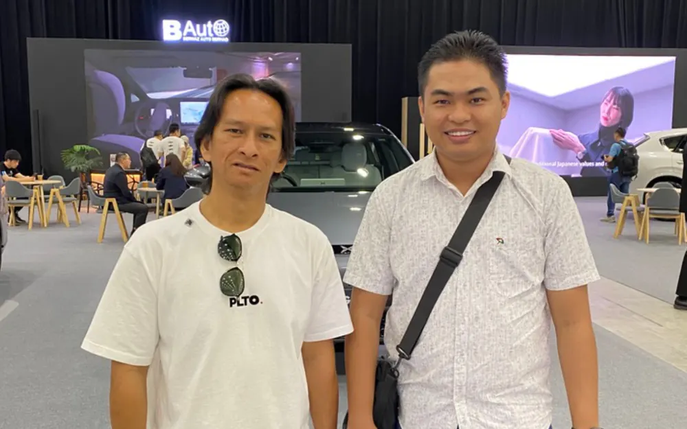 Danial Zulkipli bersama rakan media dan pencipta kandungan automotif
