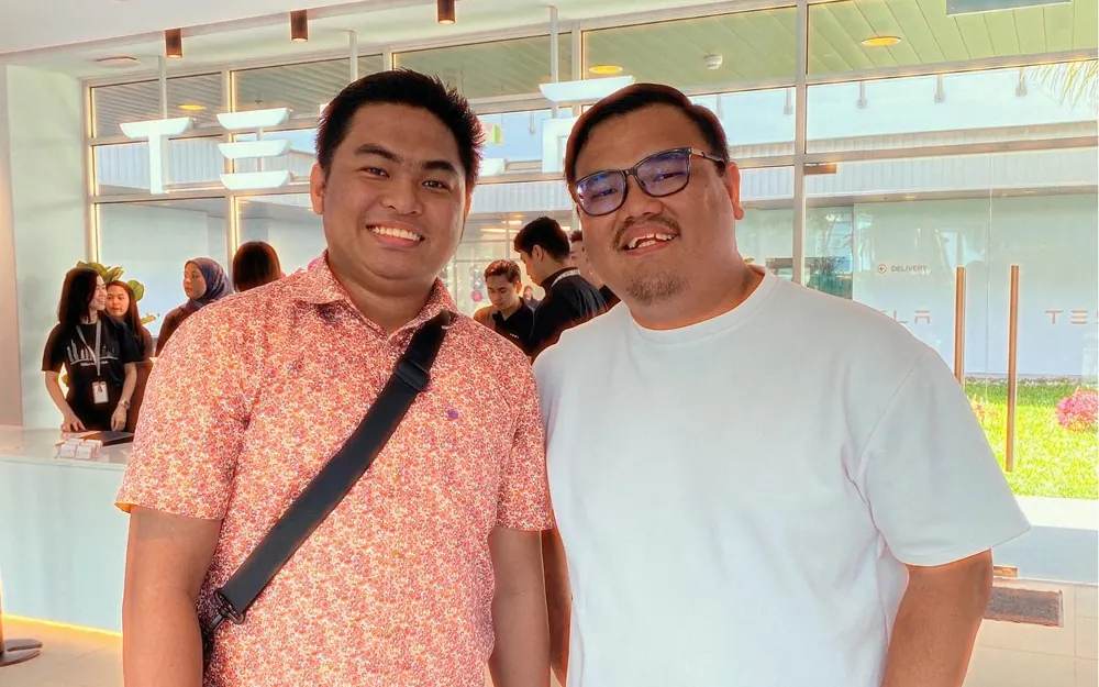 Danial Zulkipli bersama rakan media dan pencipta kandungan automotif